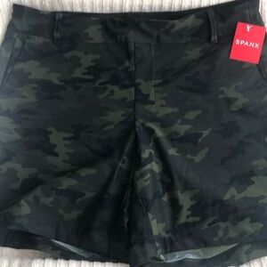 NWT SPANX 6” Green Camo Sunshine Shorts - Size Medium